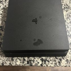 Play Station 4 Slim