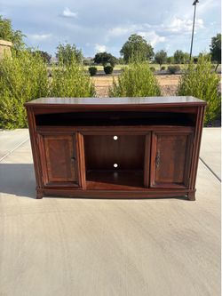TV console standard cabinet -60’’