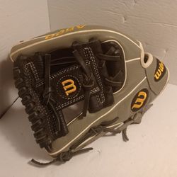 Grey Wilson A500 baseball glove