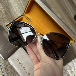 Authentic BVLGARI Designer Sunglasses w/ Box, Case & Cloth – Crystal Detail