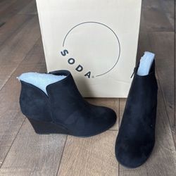 Black Mid Ankle Bootie w/ Split Shaft & Zipper Stacked Wedged Heel