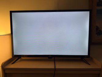 onn. 32” Roku Smart TV w/ Remote – Excellent Condition