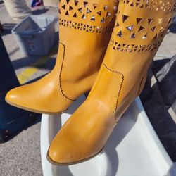 Brand New Cowboy Boots SZ 7 M Women's 