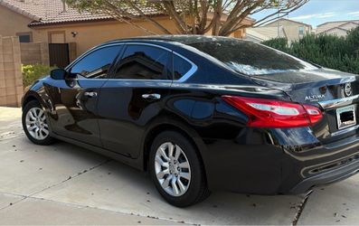 2016 Nissan Altima S - One Owner