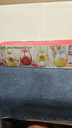 Glass    Jars   Drinking   Set   Shape   Of   A   Pineapple set   Of   4  w  straw.
