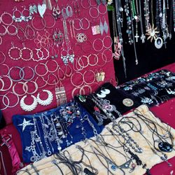 EARRING  FOR SALE. "" 611 P ST SANGER ""