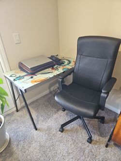 Graphic desk + shair