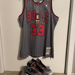 Jordan Retro 4 Inferred Size 10.5 Tried On With New Retro Pippen Swing man Jersey XL