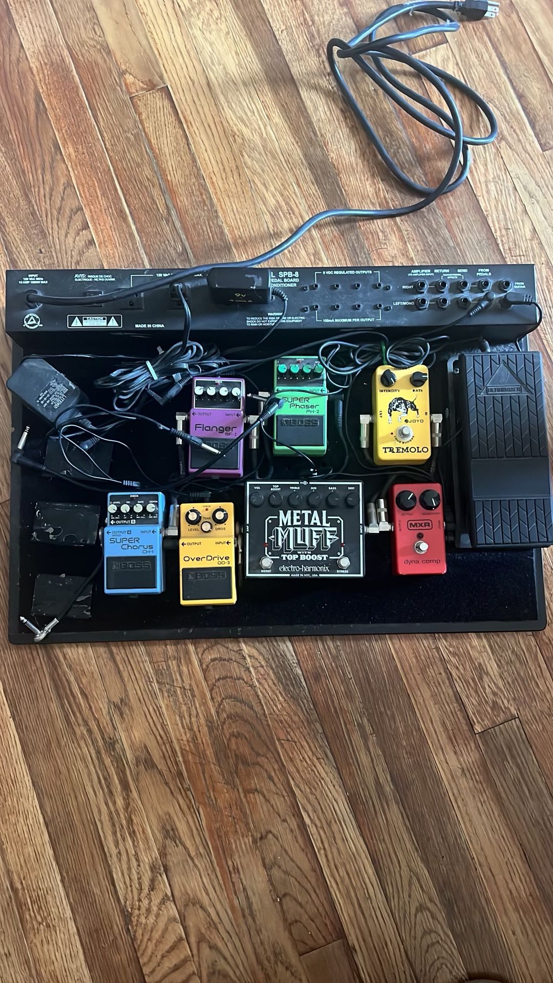 Guitar Pedal Board With Multiples Effects Pedals