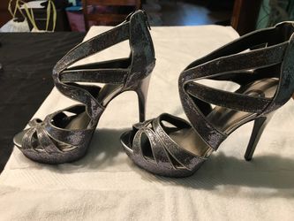 Hi heel shoes size 9M