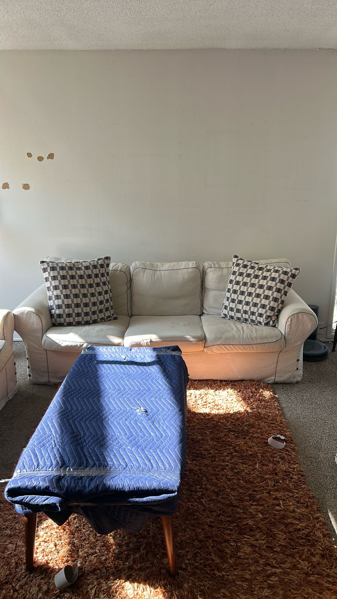 FREE COUCHES SOFA