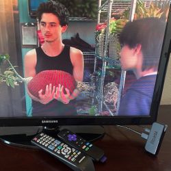Small TV Samsung 29”with Remote & extra $25 Roku