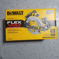 Dewalt Flex Volt 60 Volt  Cordless Brushless 7-1/4" Circular Saw ( Tool Only)