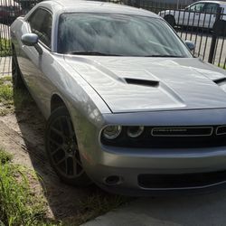 2015 Dodge Challenger SXT v6 