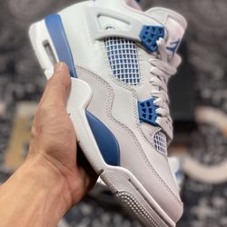 Air Jordan 4 Retro 'Military Blue' 2024