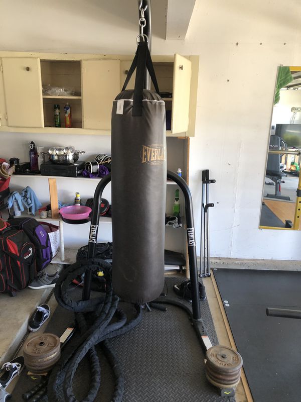 Everlast punching bag, stand and weights for Sale in Elk Grove, CA - OfferUp
