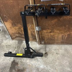 Thule 4 Bike Bicycle Rack Folds Down Hitch Mount With Locks. 