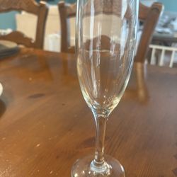 Catering Dishes (Plates, Flutes, Goblets) For Sale