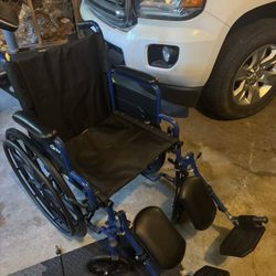 Collapsible wheelchair