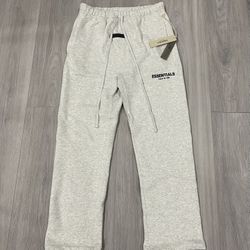 Fear of God Essentials Relaxed Sweatpants 'Light Oatmeal'Size M , brand new
