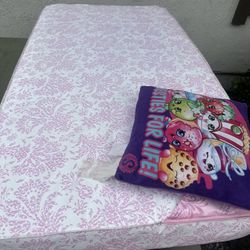 Toddler Bed Girl Minnie