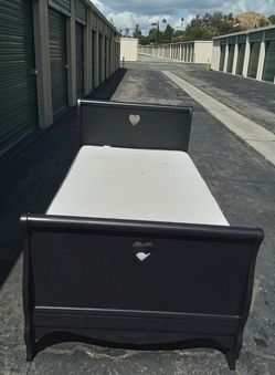TWIN BED FRAME WITH BOX AND MATTRESS