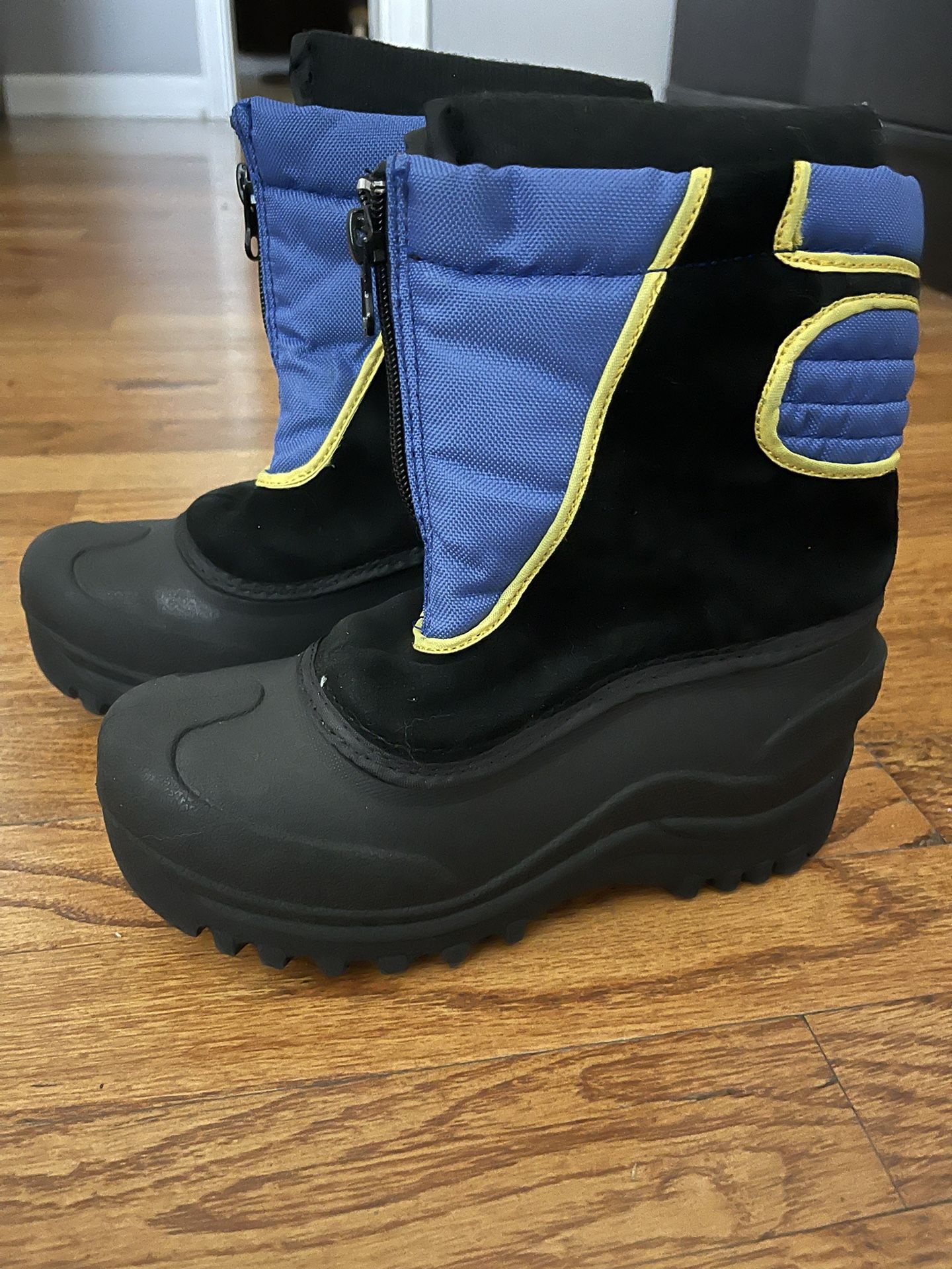 Snow Boots Size Youth 13