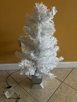 32-inch White Fiber Optic Christmas Tree 