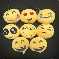😍😋Emoji Plushie Keychains😂🥹