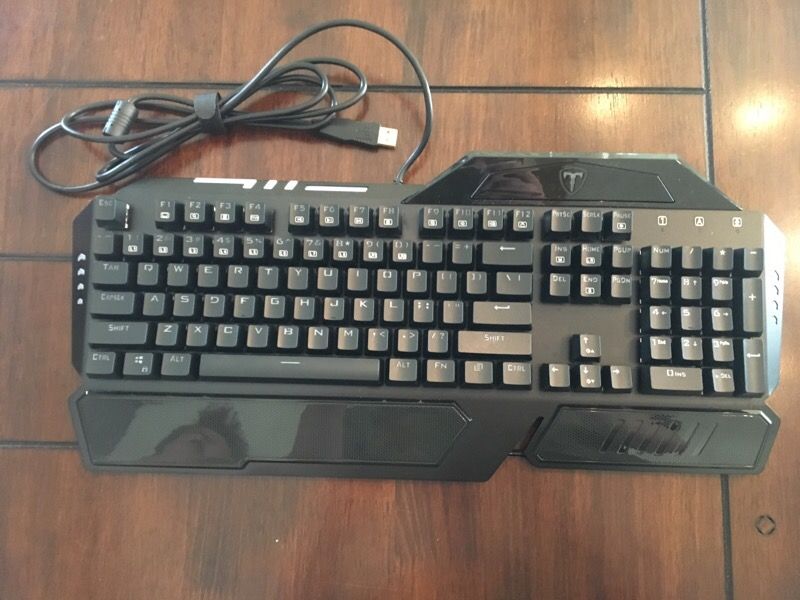 EasternTime Tech I-800 Mechanical Keyboard (RGB)