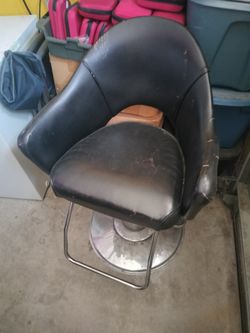 Barber/Salon Chair (Need Gone Asap)