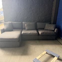 Sectional couch sofa modular (Free delivery)🚚