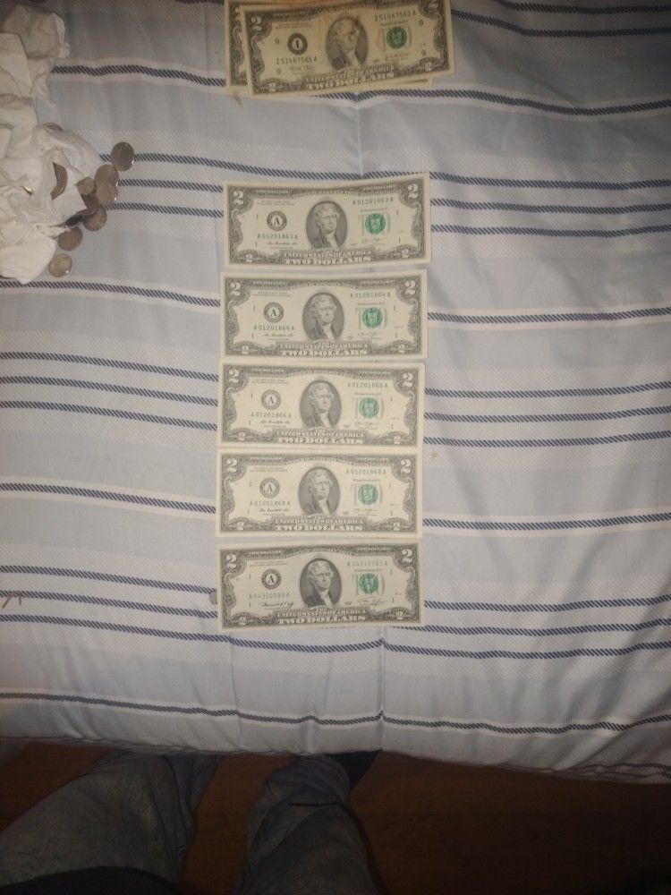 $2 bills In Sequence Besides 2 Missing All Bills In Perfect Condition 