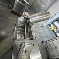 Hobart H600 60-Quart Commercial Mixer + Bowl & Attachments.   $1