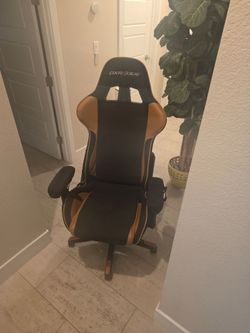 Premium Gaming chair DXracer