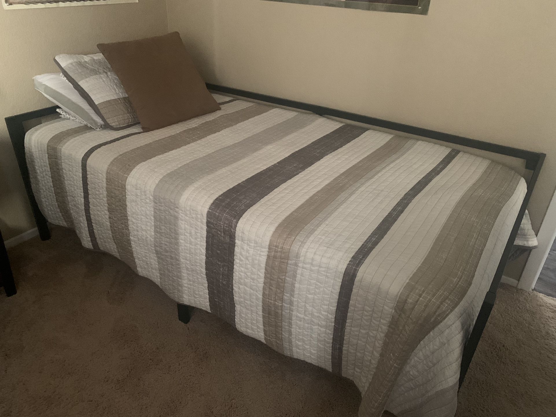Twin Bed Frame And Bedding
