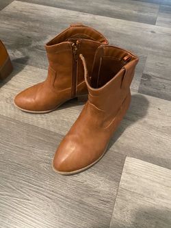 Girls boots