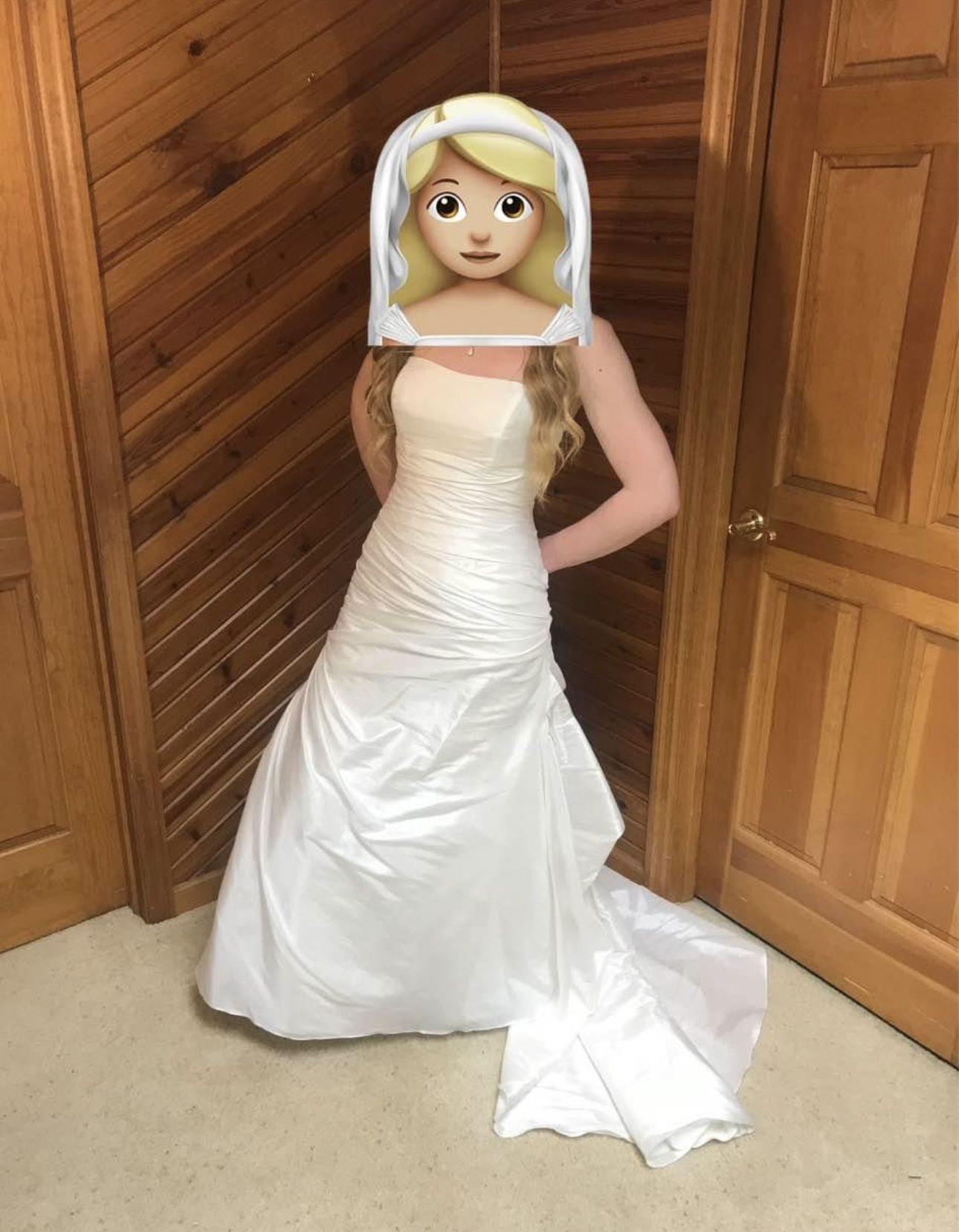 Allure Bridals Wedding Dress - size 8
