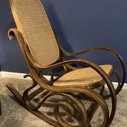 Bentwood rocking chair - Vintage cane chair - Mid century Thonet style , Italy 1970