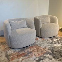 Wide Swivel Armchair 