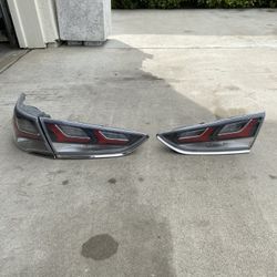 Hyundai Elantra Hybrid Tail Lights 