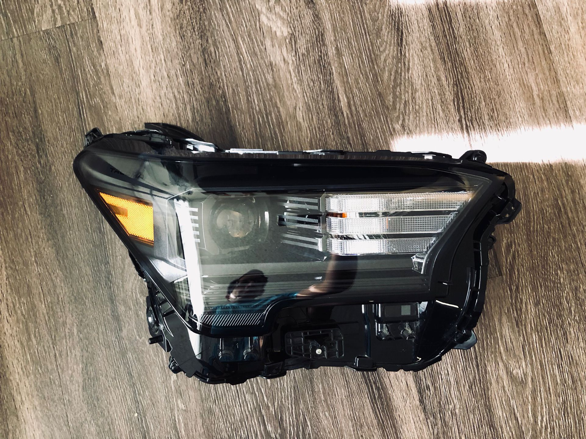 2024 2025 TOYOTA TACOMA HEADLIGHT LED PASSENGER SIDE “R” ORIGINAL OEM