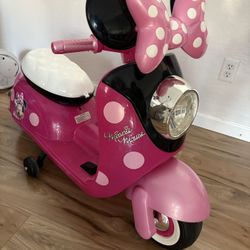 Disney Minnie Mouse 6V Euro Scooter Ride-on Battery-Powered Toy for Girls, Ages 1.5+ Years, by Huffy