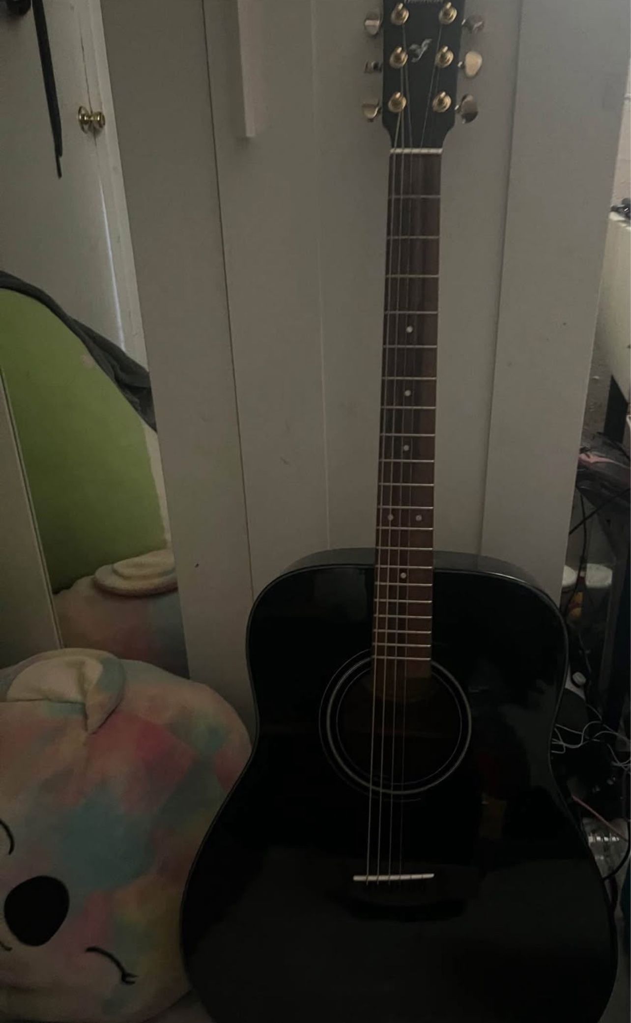 Yamaha F335 Acoustic Guitar Black