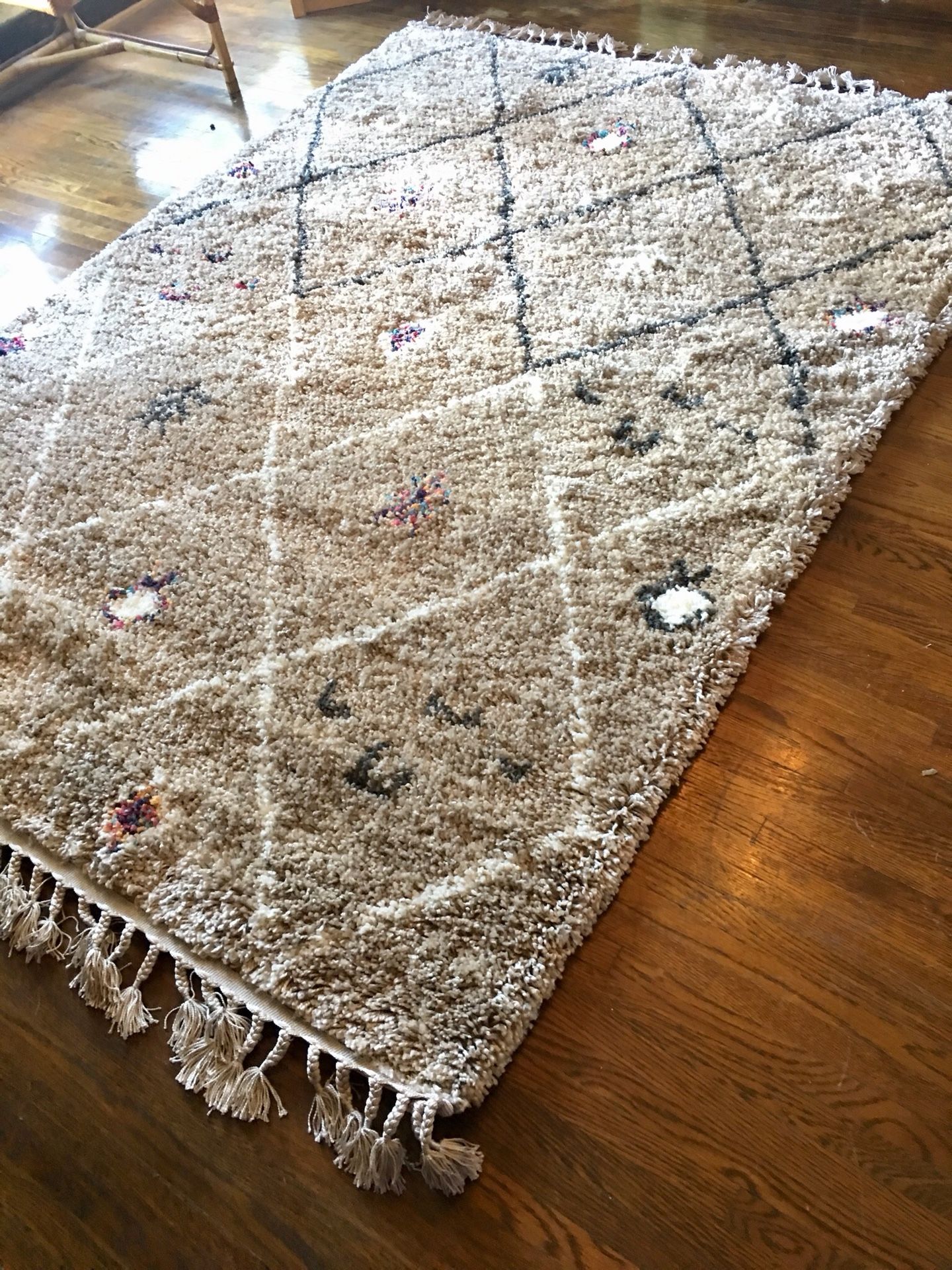 Brand New Boho Chic Moroccan Rug With Braided Tassels Plush Tan White Black & Multi Colored Area Rug 5’x7’