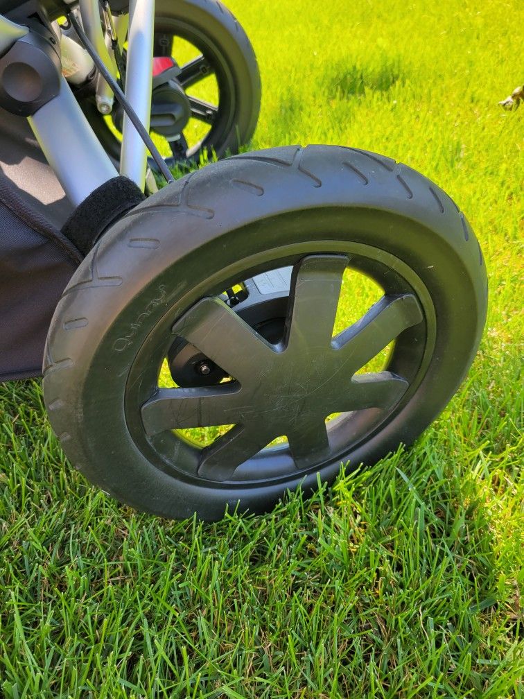 Quinny Buzz Xtra Stroller With Cup Holder