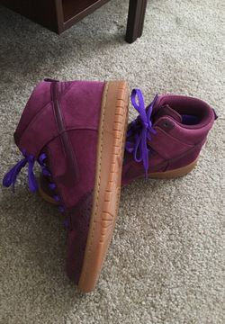 Moving sale must go ! Nike dunks 👟 suede