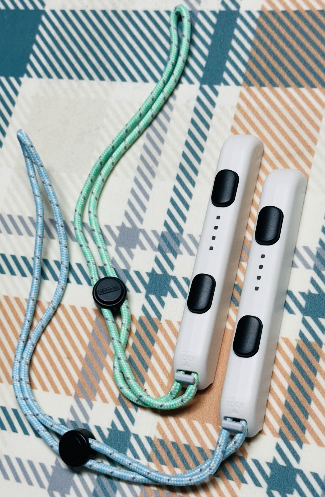 Nintendo Switch Left & Right Green & Blue Animal Crossing Joy Con Straps Tested