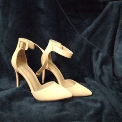 Dream pairs, Nude, Size 8.5