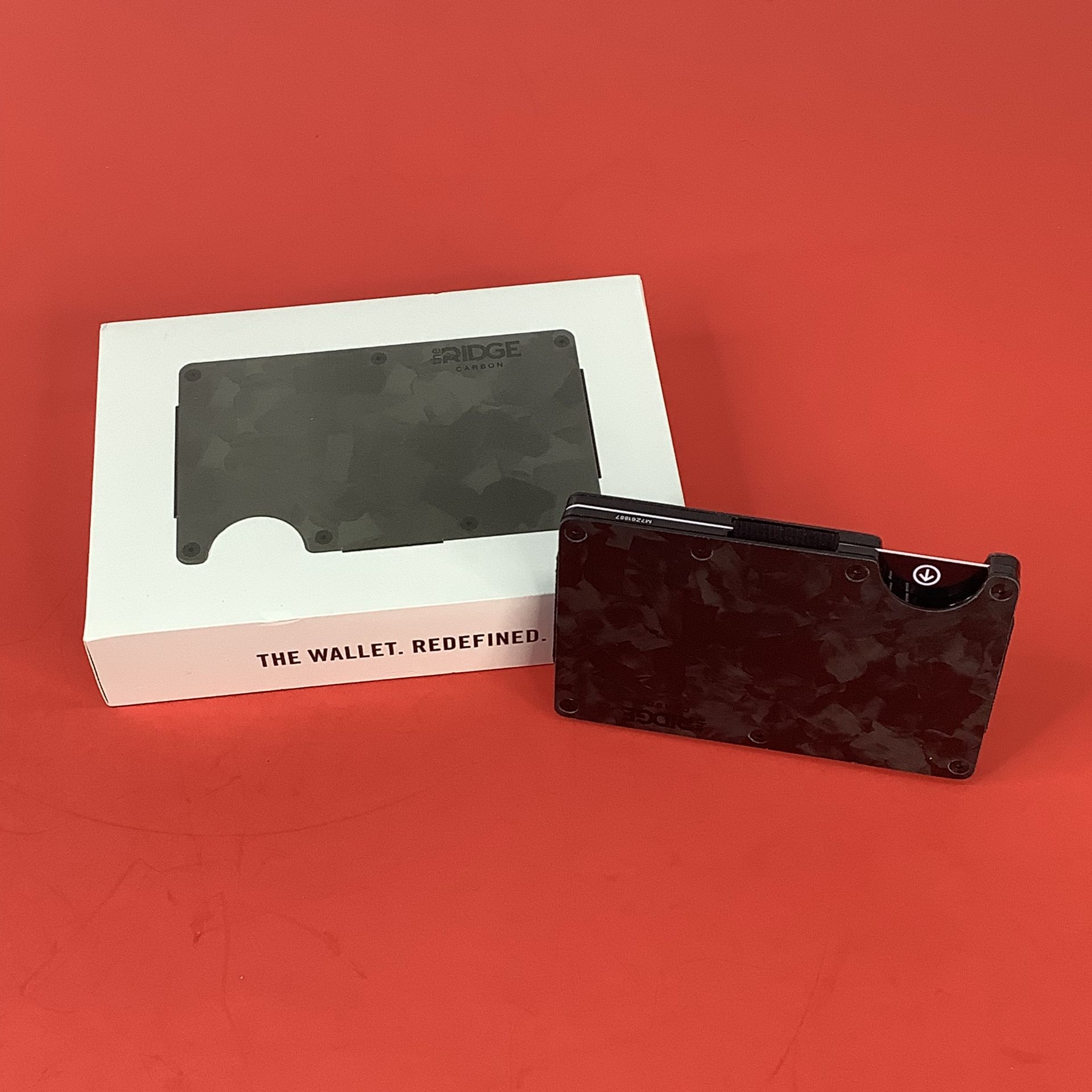 Ridge Men’s Forged Carbon Slim RFID Wallet / Card Holder